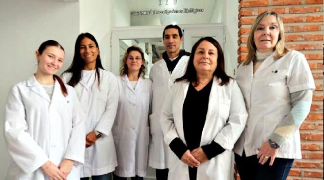 Parte del grupo de investigación Bioquímica Vegetal del IIB. Crédito de la imagen: CONICET Mar del Plata