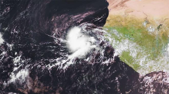 El 12 de septiembre de 2006 una ola de calentamiento sobre la costa de África occidental fue la precursora del huracán Helene. Nuevas investigaciones sugieren que el cambio climático podría intensificar tormentas precursoras como esta sobre el ya complicado continente africano. Crédito de la imagen: ©2025 EUMETSAT